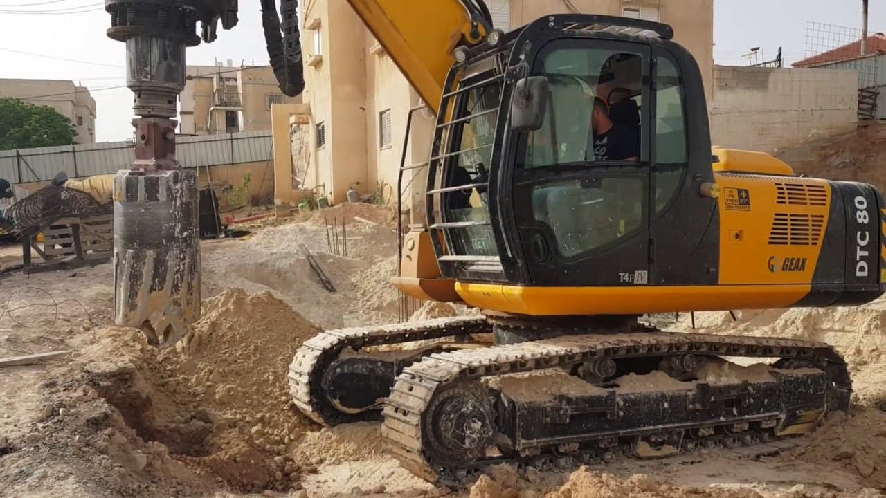 מכונת קידוח DTC80 חברת GEAX איטליה