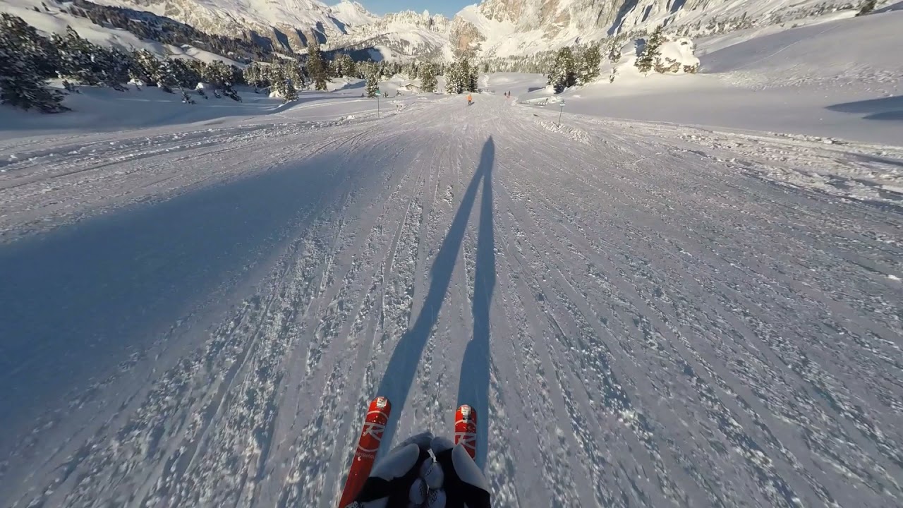 Passo Sella - Skiing in the DOLOMITES
