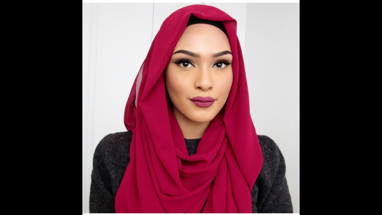 Makeup Tutorial: Winged Liner Berry Red Lip
