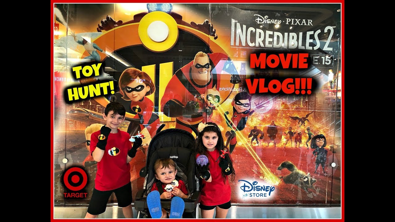 INCREDIBLES 2 Movie Vlog! Target & Disney Store Toy Hunt! Opening Figural Keyring Blind Bags!!