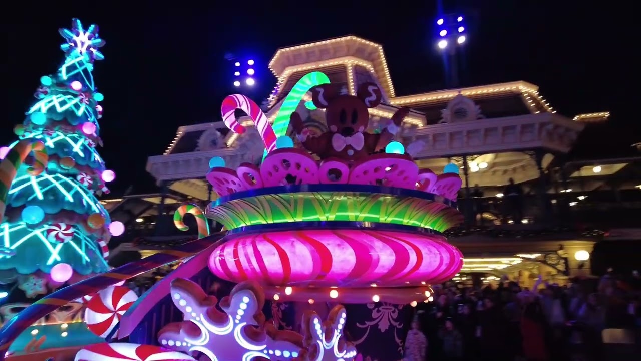 Mickey’s Dazzling Christmas Parade 2025 - Disneyland Paris December 24