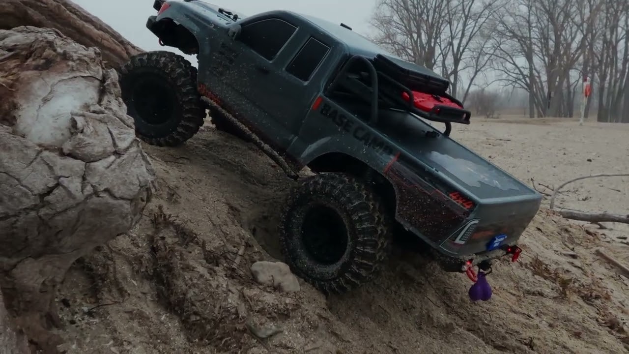 them boyz krawlin [ Action 6 @BasecampBman #theonly1film #fmsmodel #axialscx10iii Basecamp