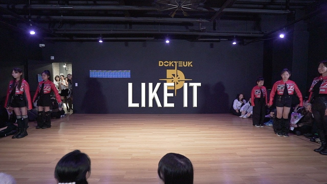 ✨DOKTEUK MINI SHOW CASE✨ - LIKE IT