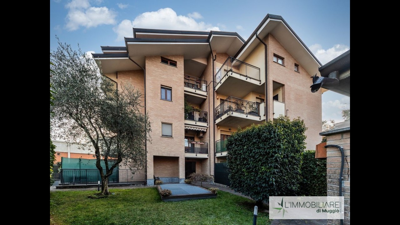 INTROVABILE TRE LOCALI CON TERRAZZO COPERTO.
