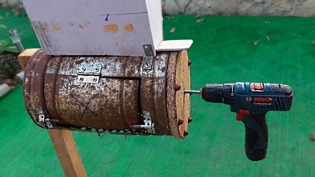 How to make a quick maize peeling machine -  idea from a screwdriver / drill