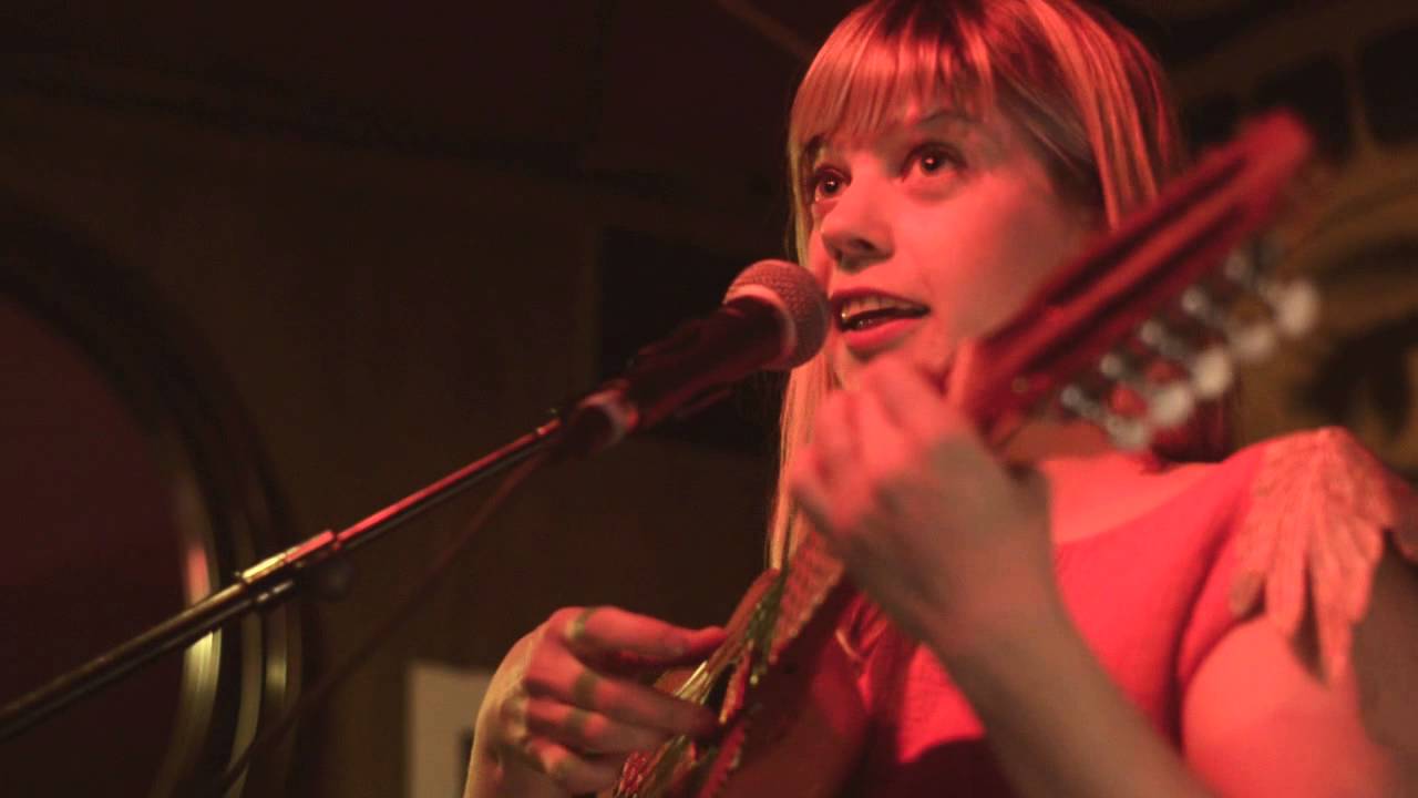 Basia Bulat · Tu nombre me sabe a hierba (Serrat)