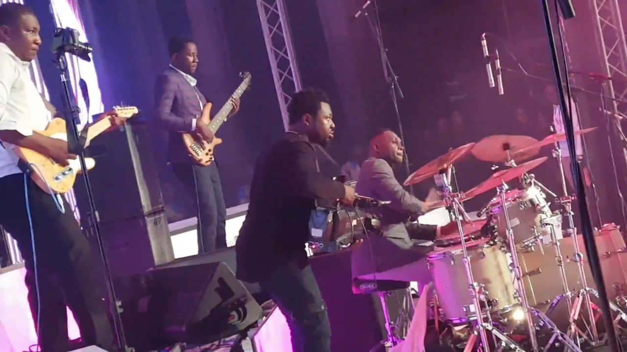 Joe Mettle @ Harvest Praise 17 (Praise Med - Bkstg Take)