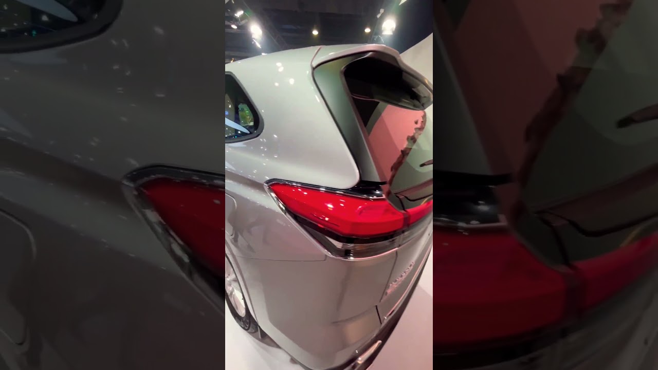 The all new Toyota Innova hycross auto expo 2023