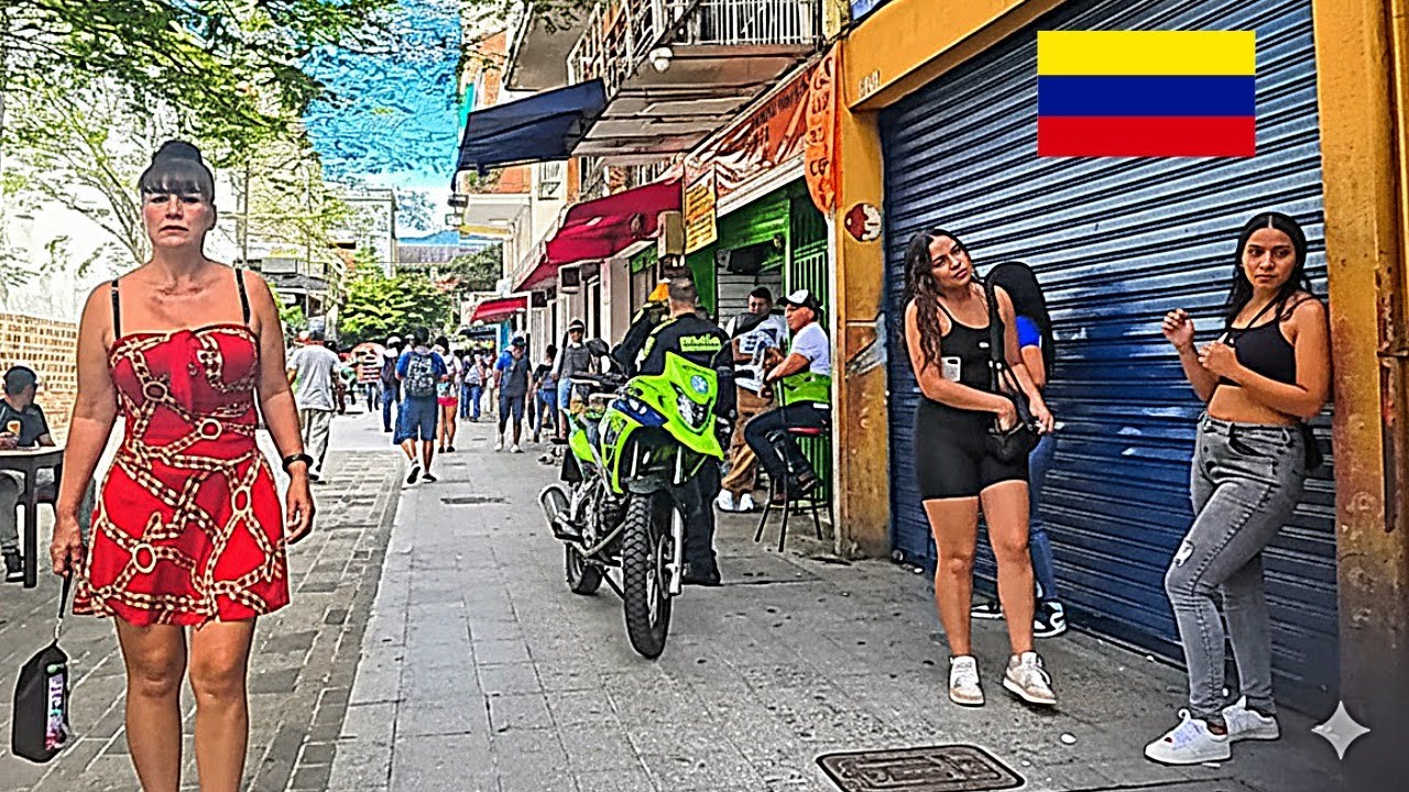 Medellín Walking Tour 2025: El Centro, La Veracruz & Plaza Botero [4K]
