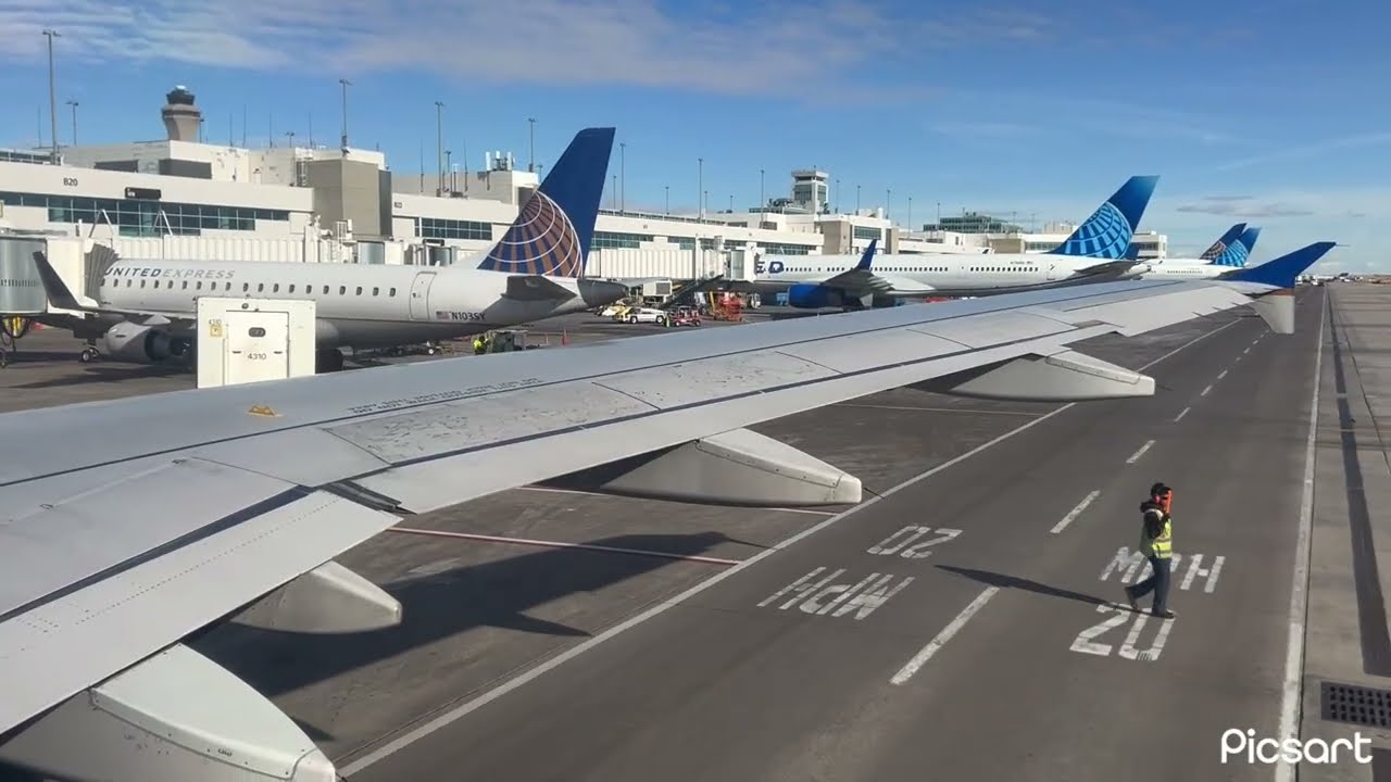 United Airlines A320 Takeoff from Denver International Airport (DEN)