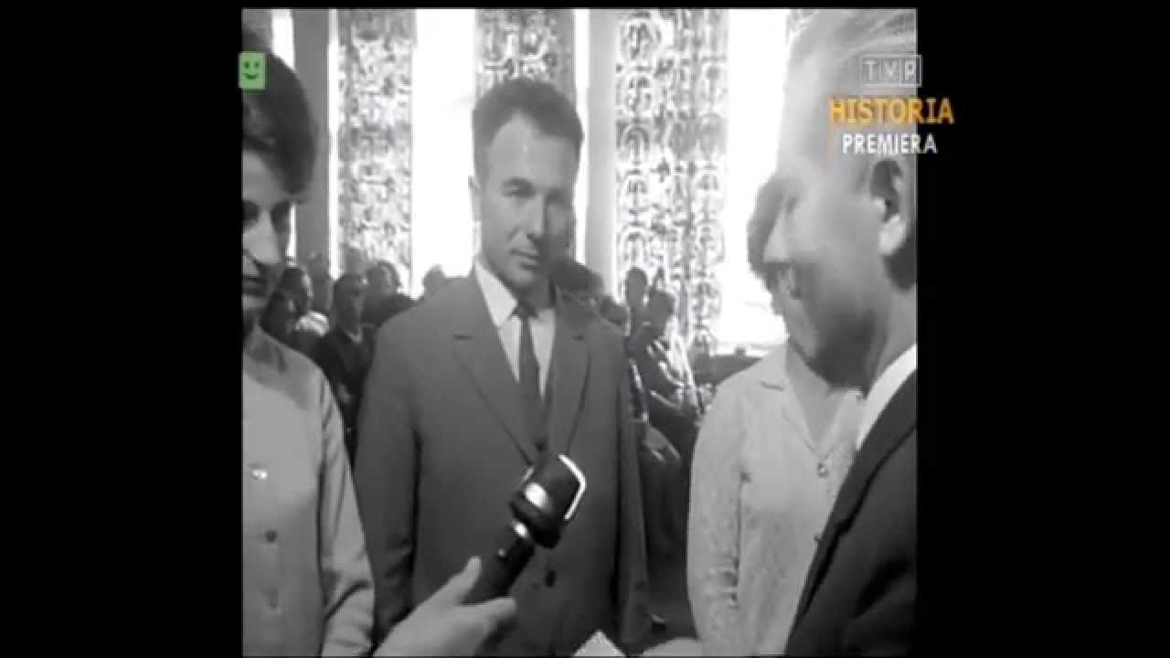 PRL 1969 Kolno wręczenie legitymacji PZPR