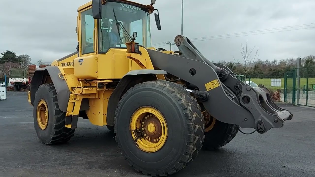 2005 Volvo L110E Wheeled Loader, 6050 Hours Display on the Clock For Auction