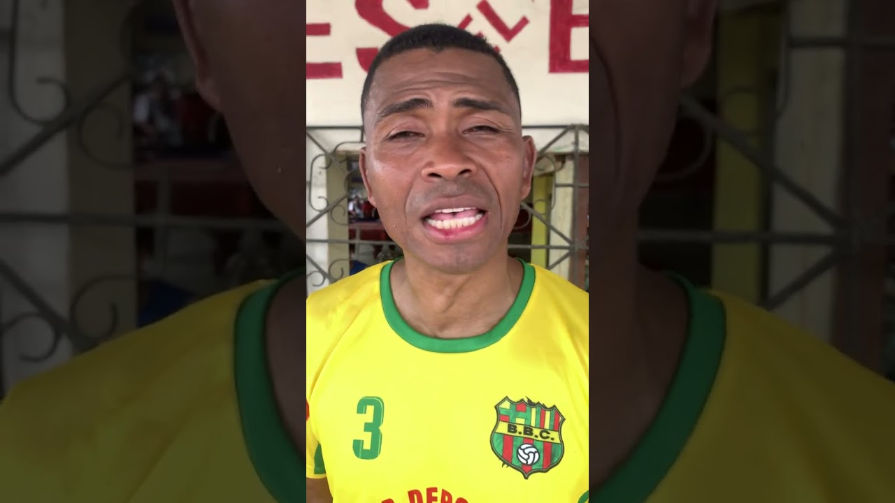 IVAN HURTADO A JUGADO EN VARIOS EQUIPOS DEL MUNDO y en la selección de ECUADOR 186 partido