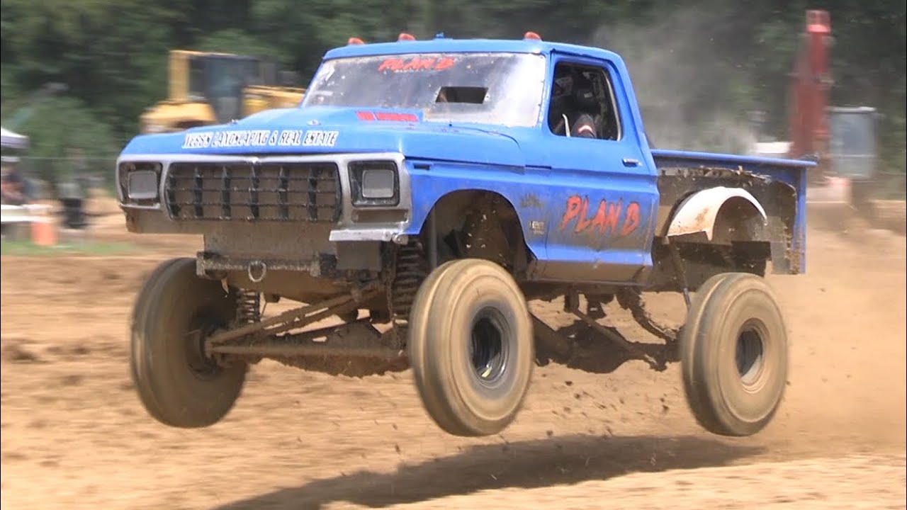 SUPER STREET MUD TRUCKS HIT VIRGINIA MOTORSPORTS PARK