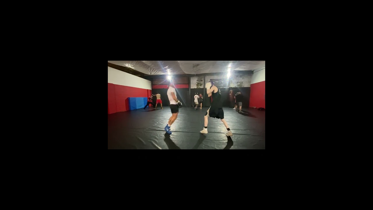 Jamie vs fly round 1 #boxing #motivation #boxingmotivation #boxingtraining #sparring #fightprep