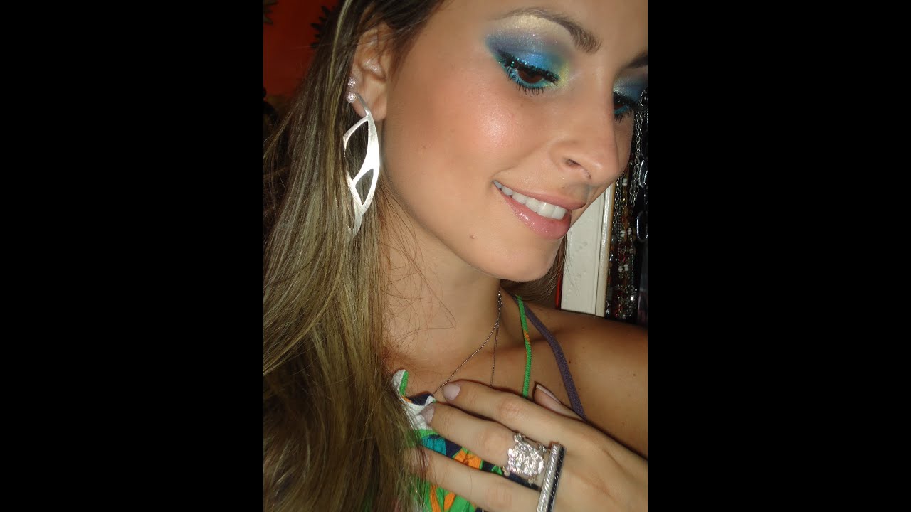 Sugestão e Maquiagem Colorida para Carnaval -