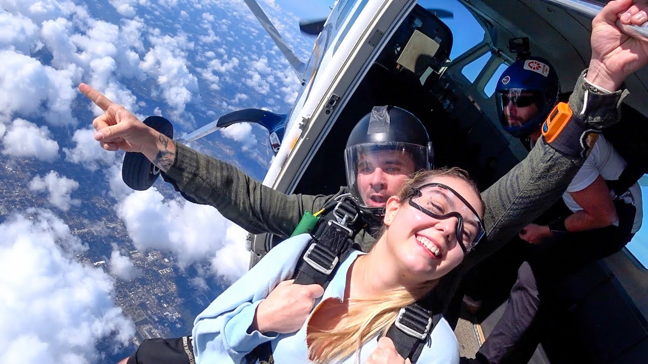 I Asked Strangers to SKYDIVE for FREE - You Won’t Believe What Happened!