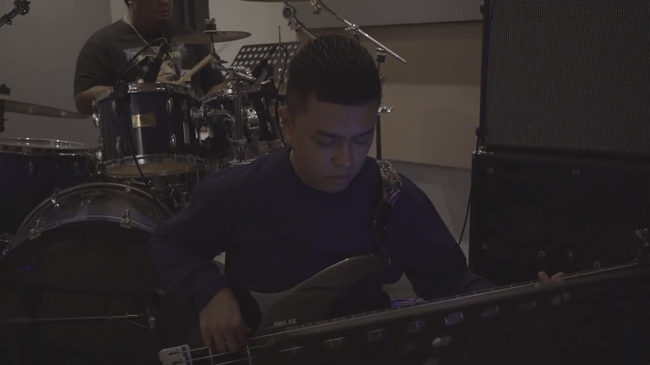 Kid feat OMK Band - Disana Menanti Disini Menunggu (Live Cover)