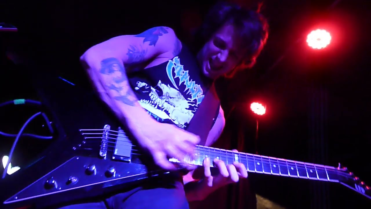 Mutank - (Live in Montr&eacute;al)