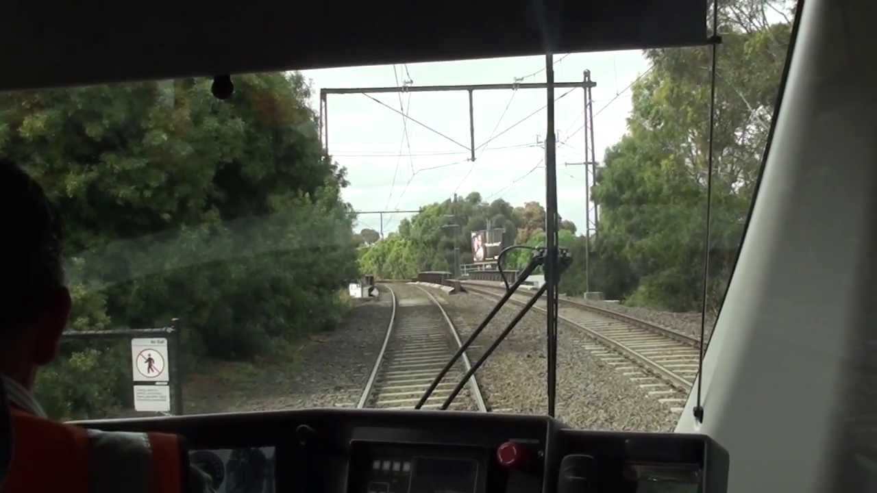 E class St Kilda light rail front view - Melbourne Trams