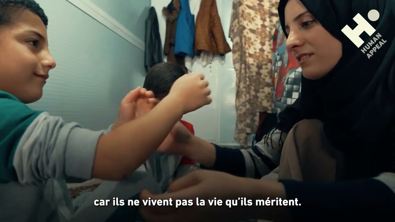 Turquie : Cette mère peine à s'occuper de ses enfants suite au tremblement de terre