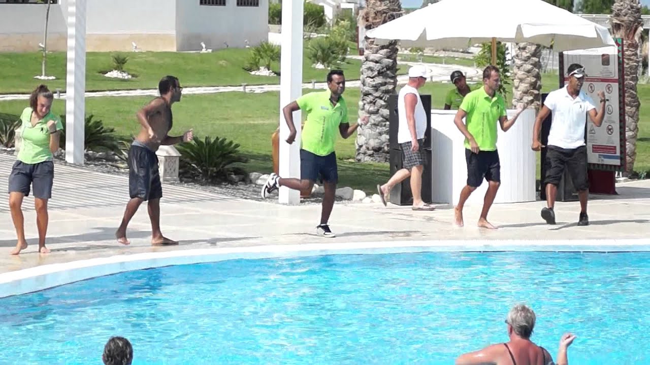 Hilton Marsa Alam Danza Kuduro animation team dance