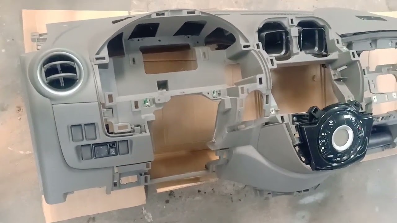 Điều hòa không mát do bị dò rỉ ở trong dàn lạnh trên xe Nissan sunny 2019. sđt tư vấn: 0981 406 359