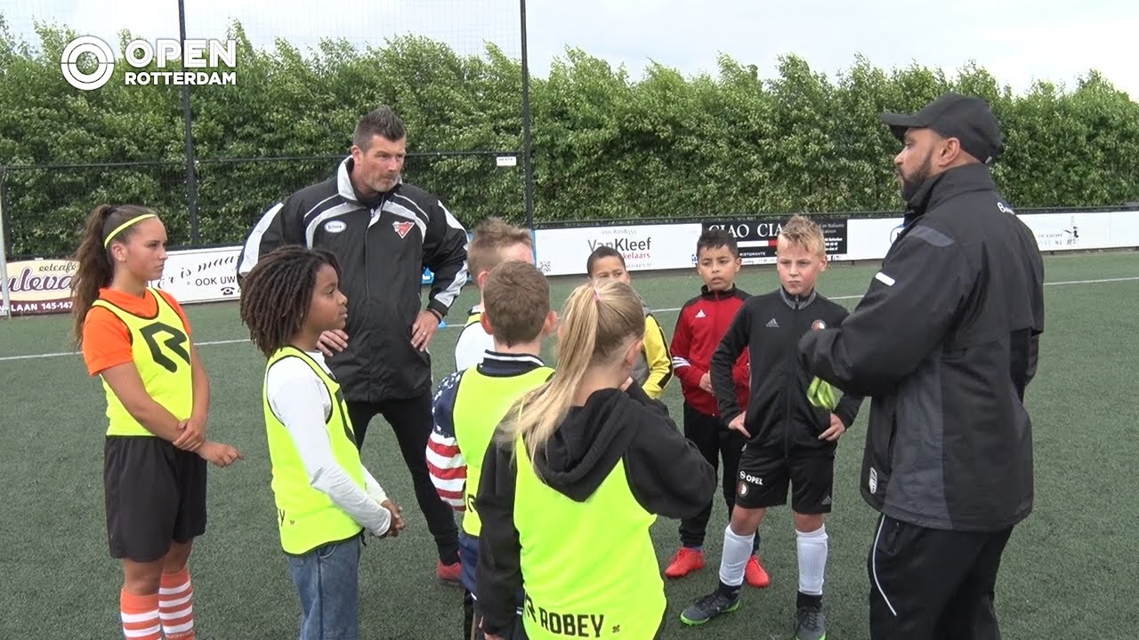 010nu - Voetballen in Overschie tegen pesten en ander asociaal gedrag