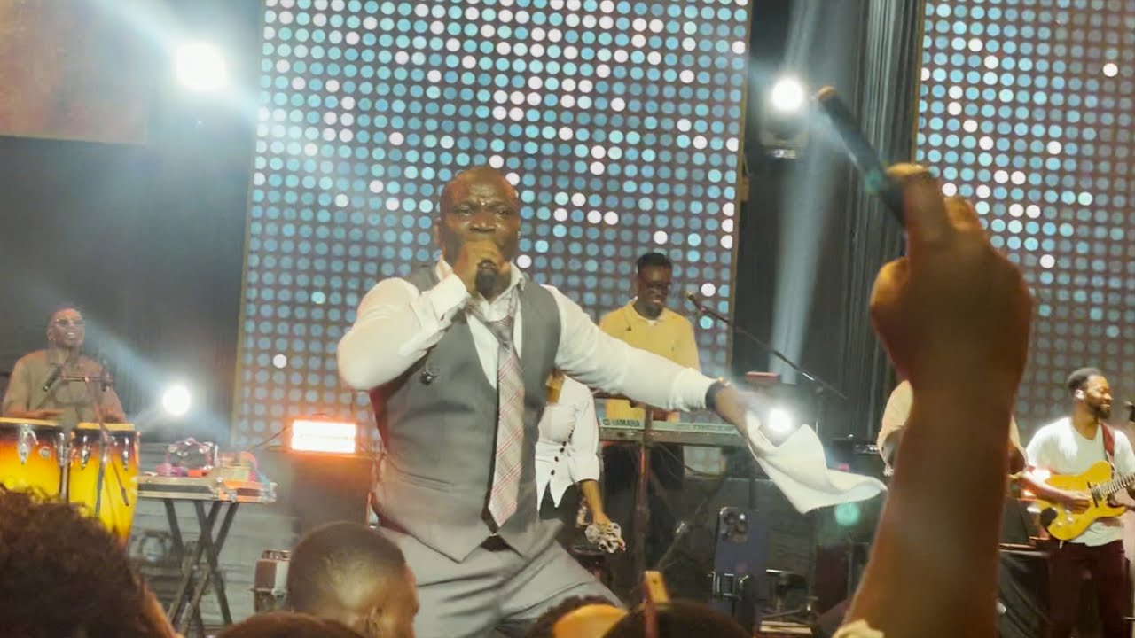 Francis Amo Raises Praises to another level @ TIHILLAH THE BETHEL EXPERIENCE