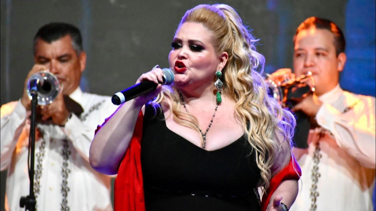 Sheyla interpreta Cielo Rojo con el Mariachi Castro de Los Mochis - En Vivo