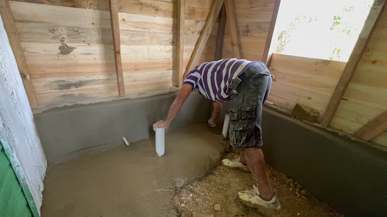 HECHANDO EL PISO DEL BAÑO Y MIRA QUE LINDO QUEDÓ BAJO LLUVIA 🌧️.VIVIENDO LA VIDA DEL CAMPO 
