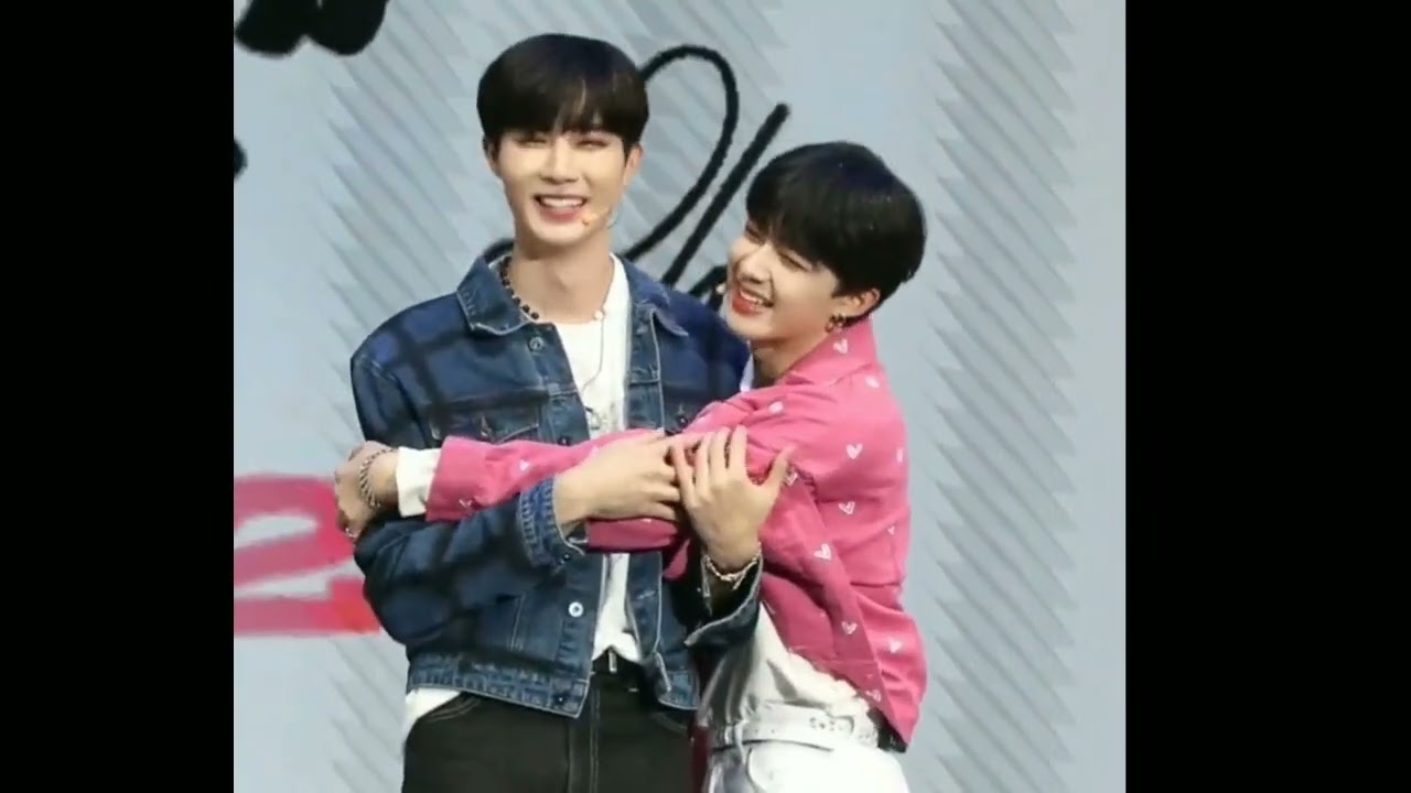 greeting his in law ( #zeepruk ) way #ซนซน #zeenunew #zunshine #MAMIxZeeNunewToYouFanParty20