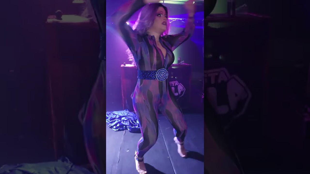 Evacuate the DanceFloor - Safira