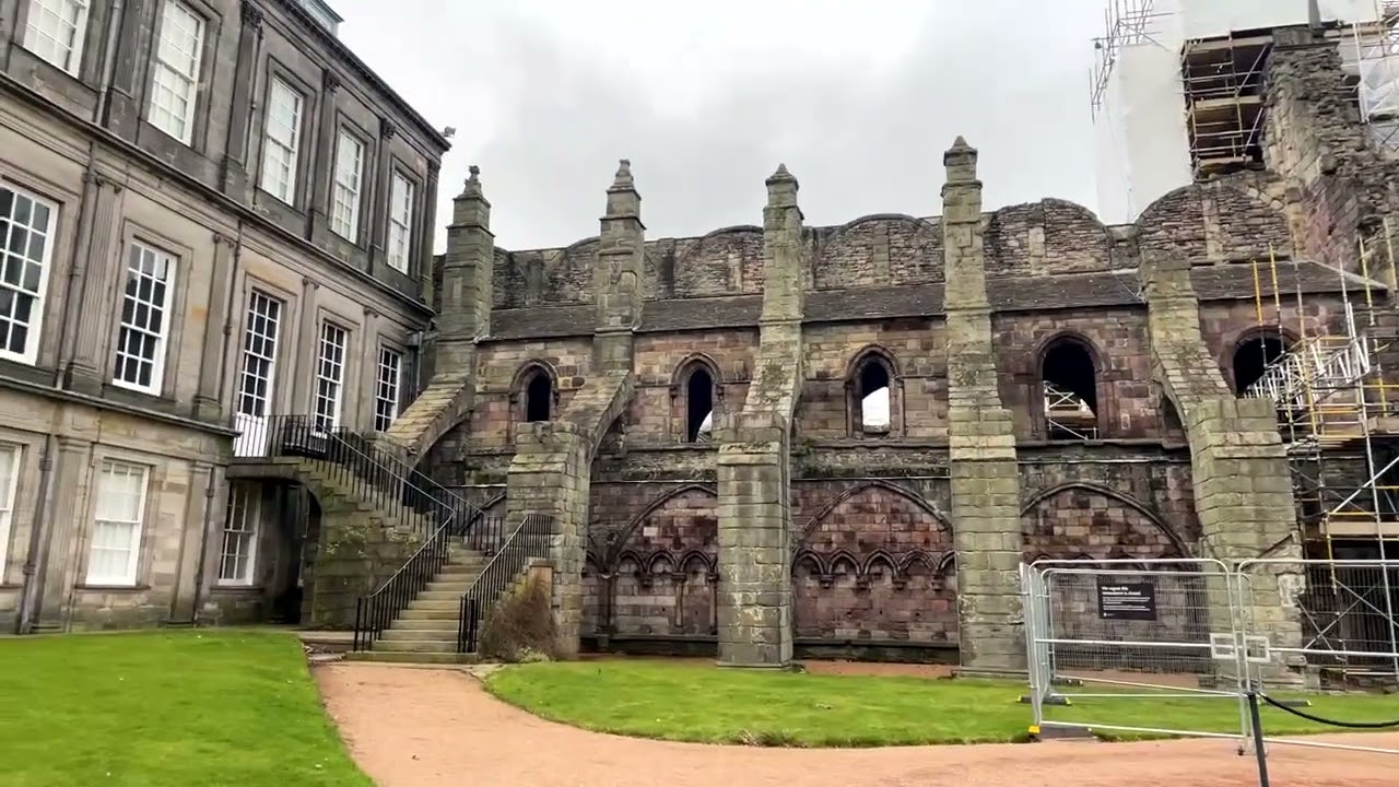 Mary, Queen of Scots live virtual tour of Holyrood Abbey, the Royal Mile of Edinburgh.