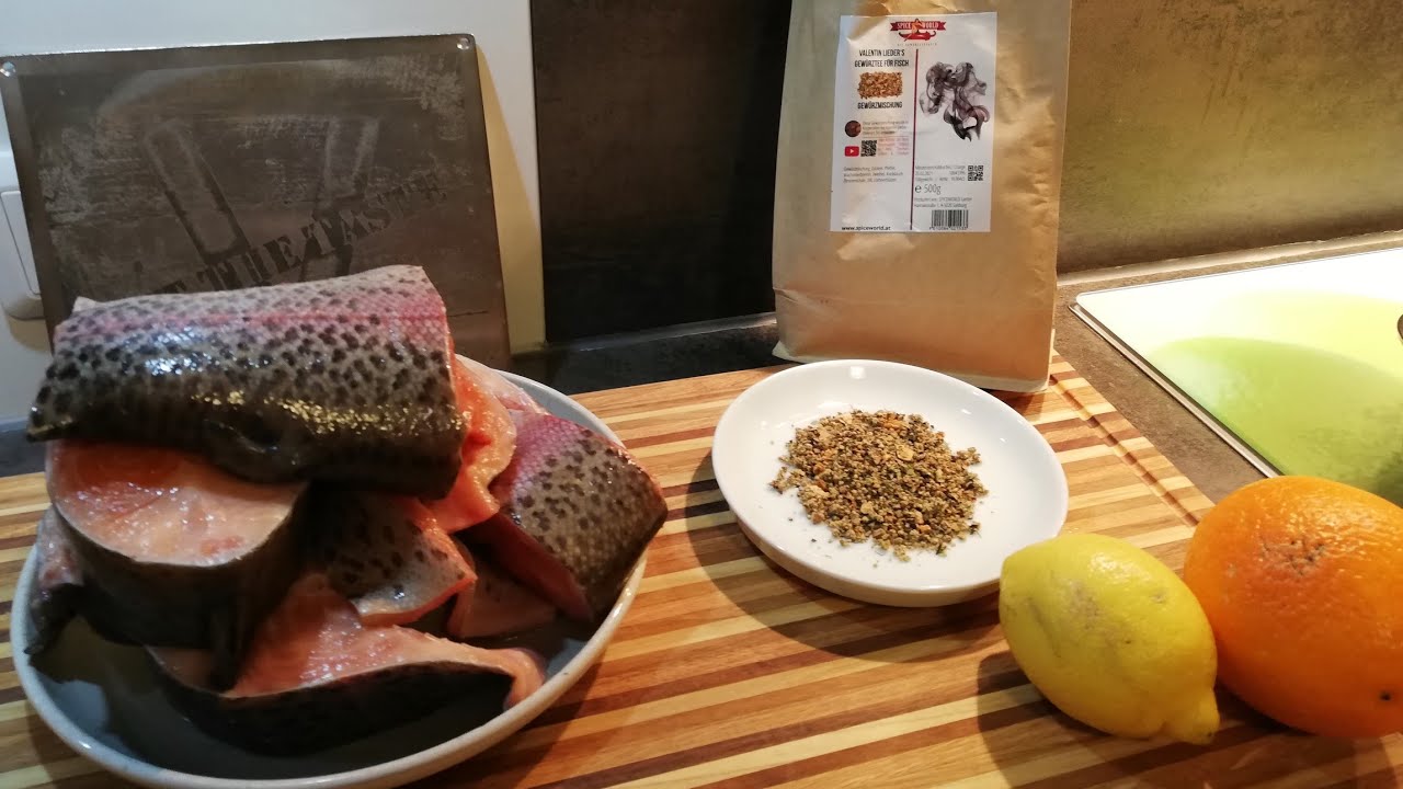Heiß räuchern auf dem Kugelgrill / Lachs räuchern / Regenbogen Forelle