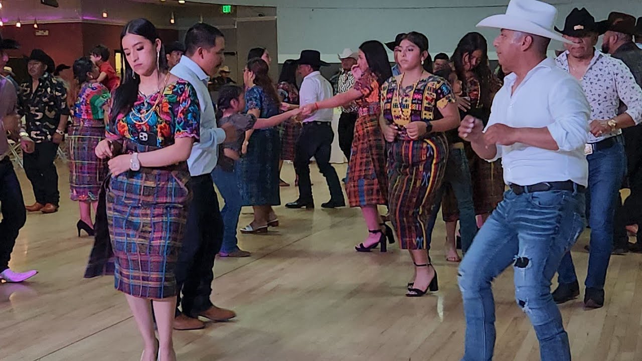 Marimba Valle del Ensuenio - Cumbias - Fiesta Familiar - En Hemet CA