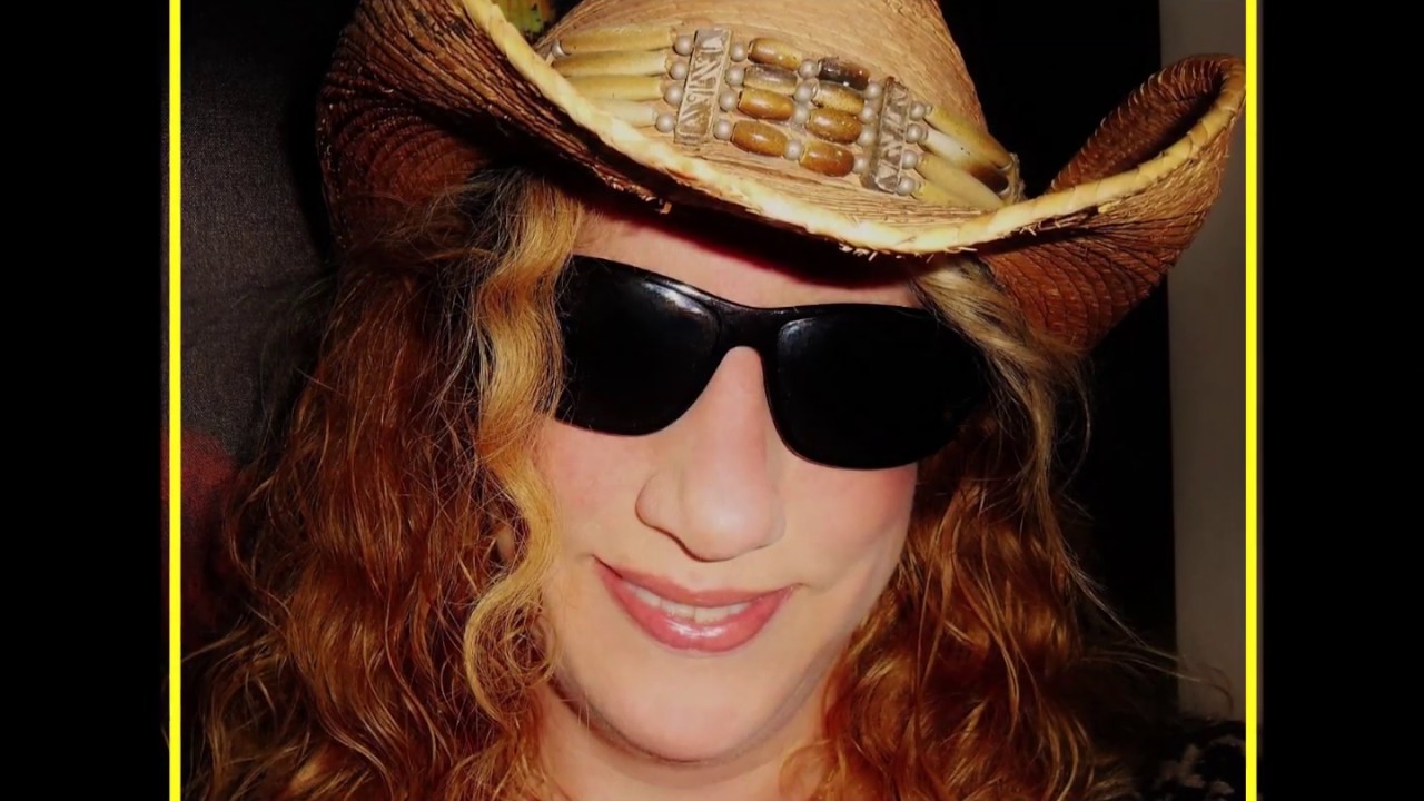 DISCOUNT TOBACCO AND BEER  - ANNEMARIE PICERNO on The Paul Mac Super Indie Show