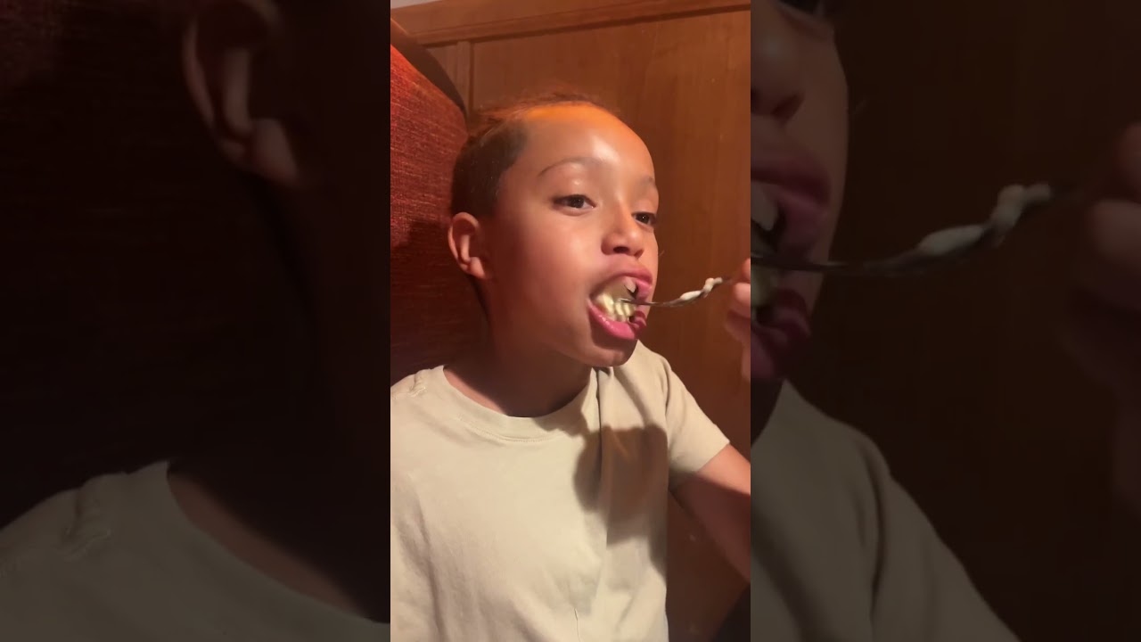 9y - Melting Pot Classic Alpine cheese fondue review.  Deserving of a Michelin star? ￼