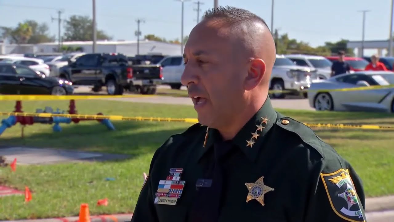 Lee County Sheriff's Office responding to active scene on Boy Scout Drive and U.S. 41