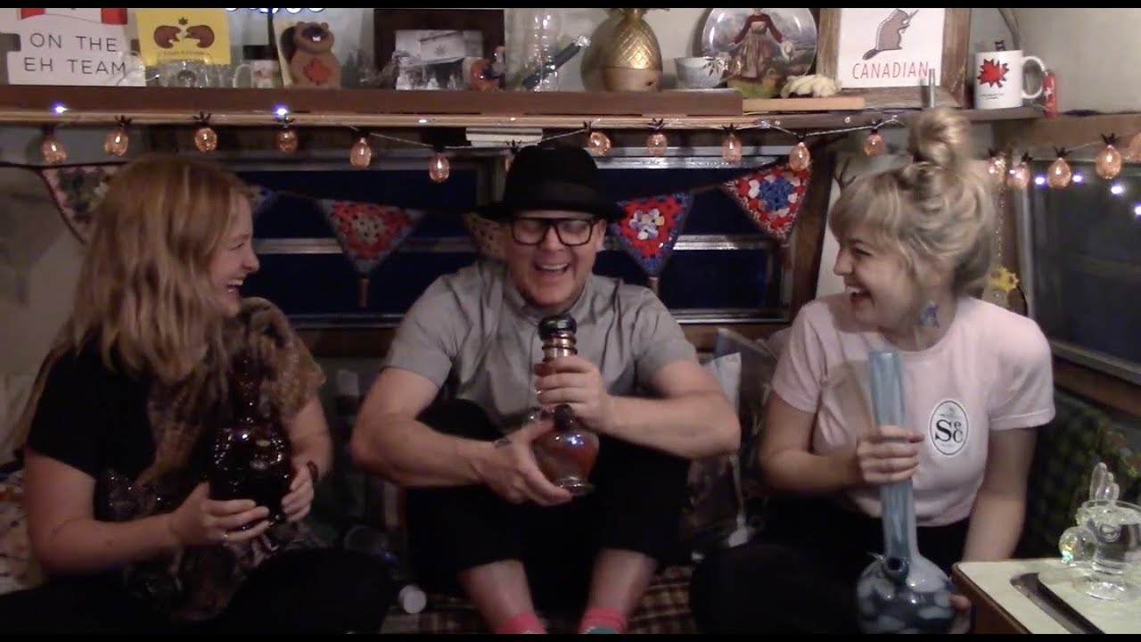 BOUJEE BONG-Maker & Photographer SMOKES out of a PICKLE!! - REGULAR CANADIANS ENJOYING WEED - Trevor