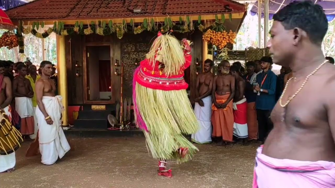 വിഷ്ണുമൂർത്തി കടുമേനി കടയക്കര    വട്ടക്കയത്ത് ചാമുണ്ഡേശ്വരി ദേവസ്ഥാനം 