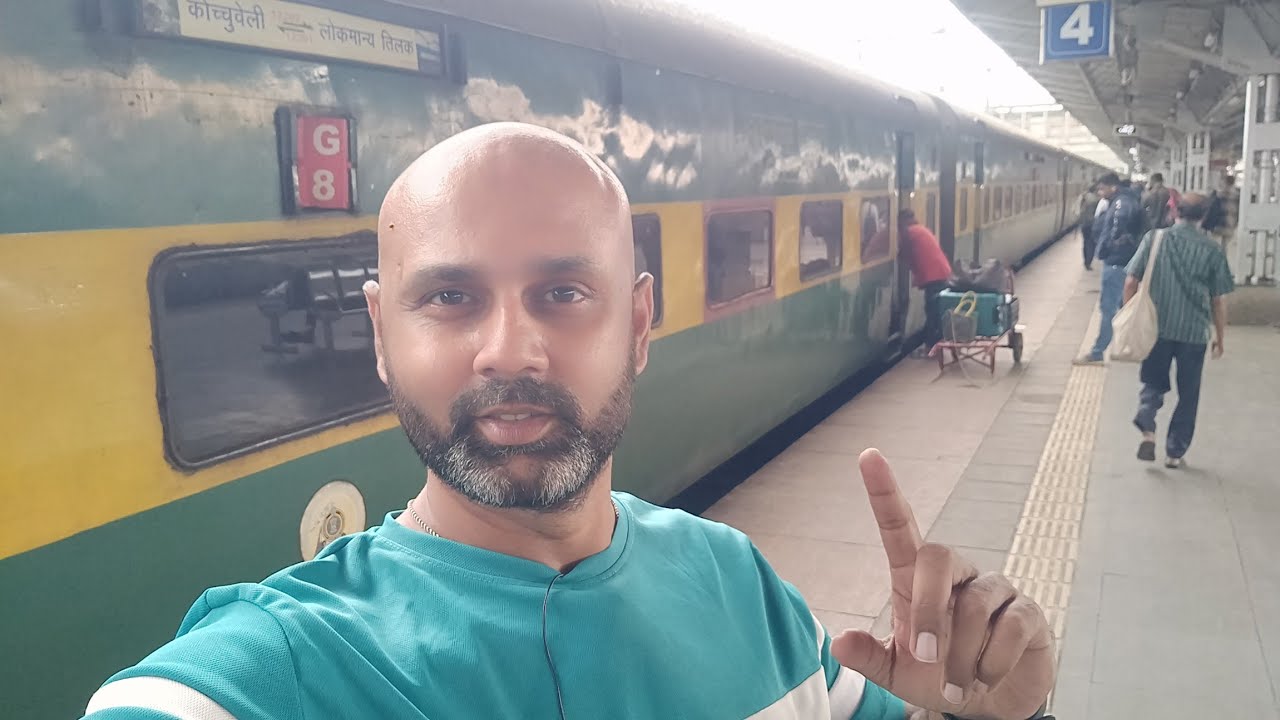 Mumbai LTT to Ernakulam Garib Rath Express | Kitne purane ho gaye ICF coach