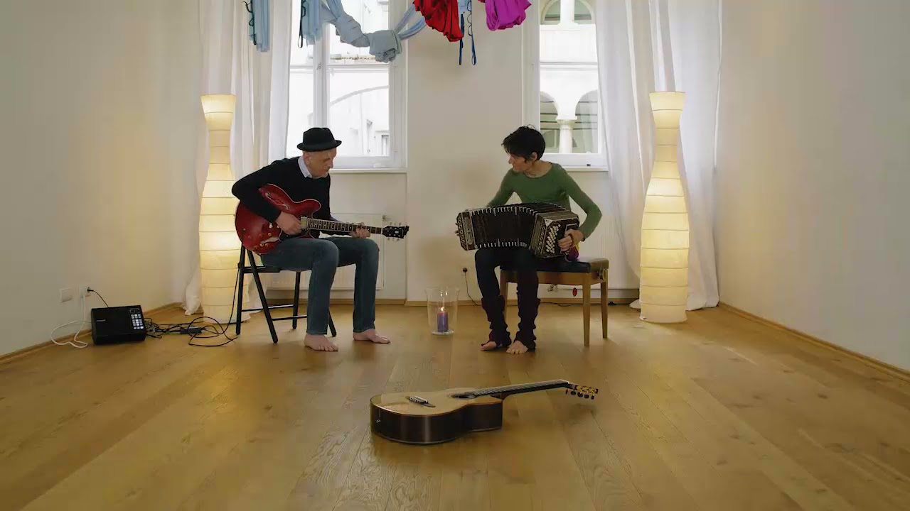 Pat Metheny: Au lait. Gespielt von Garden in the trees