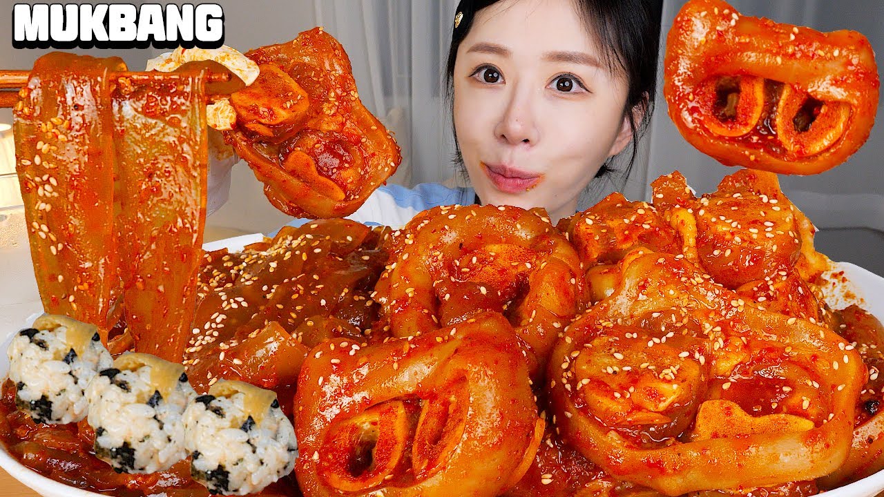쫜득쫜득 매운 우족찜이 돌아왔어요😝 납작당면 넣고 묵은지 참치마요 주먹밥과 먹방❤️ Spicy Braised Beef Feet, Rice ball Mukbang