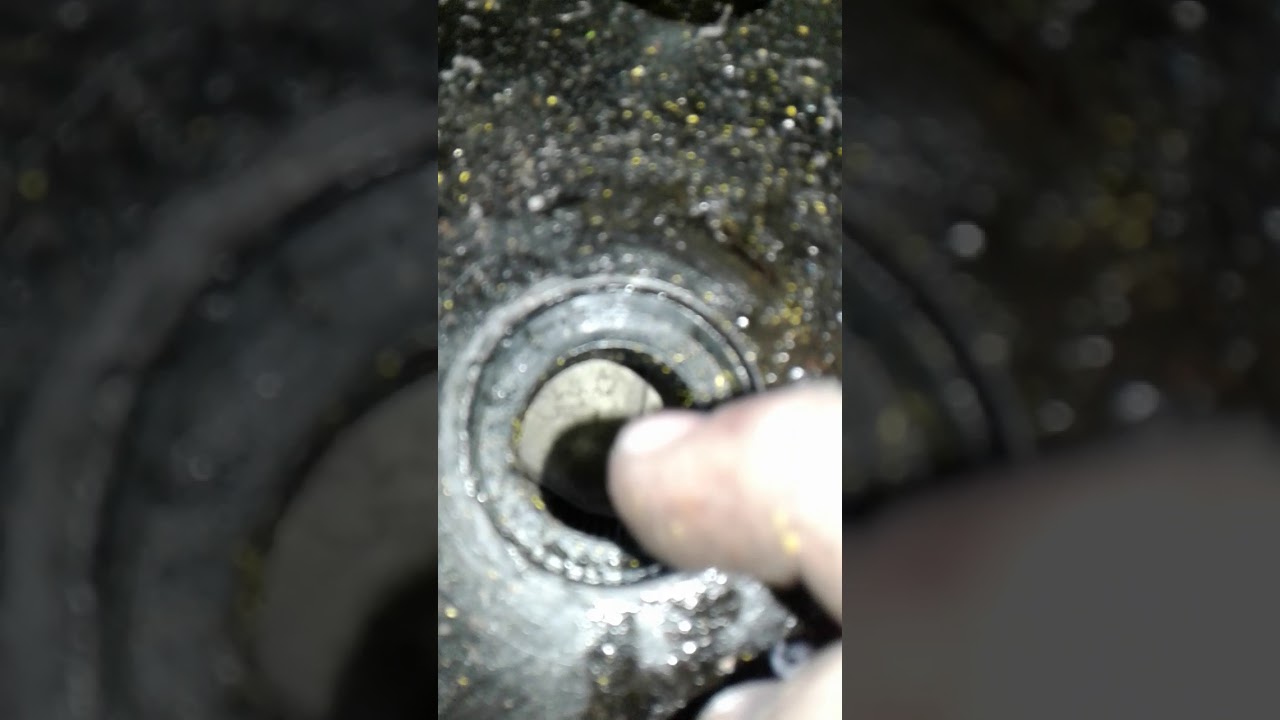 Como cambiar los seyos de los Tubos de las bujias G35  Infinity