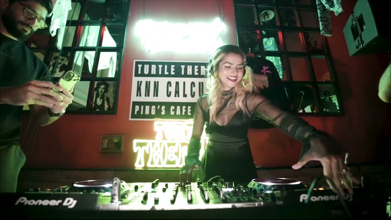 Turtle Therapy EP:03- Shuttrdwn ft. Aayna @Ping’s Cafe Orient @KNN Clothing