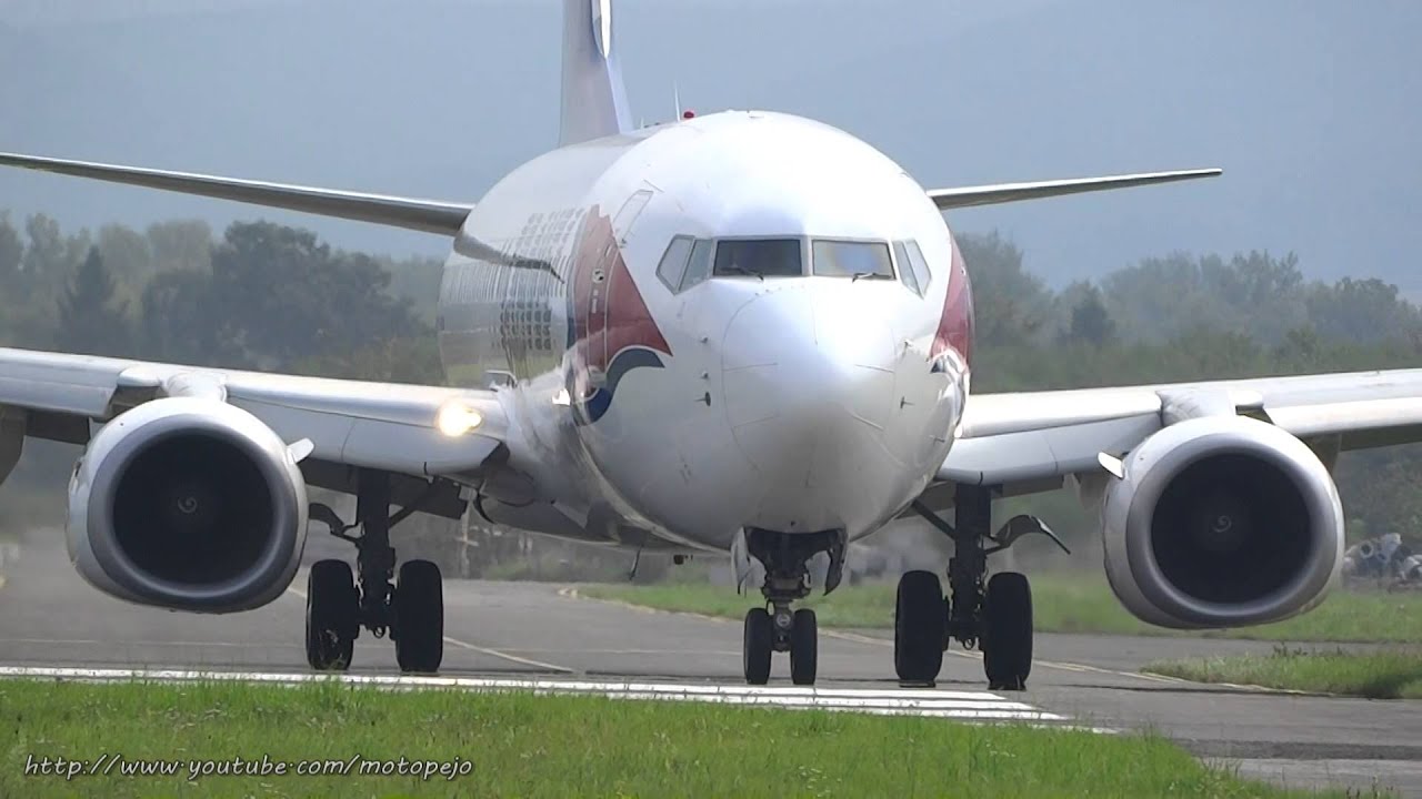 Travel Service Boeing 737-800