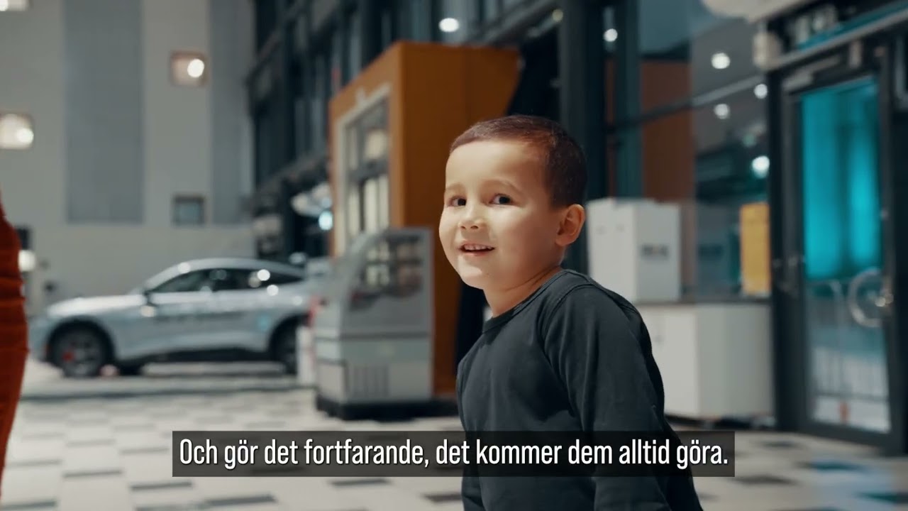 Bauer Hockey överlämnar specialdesignade benskydd till Gabriels familj