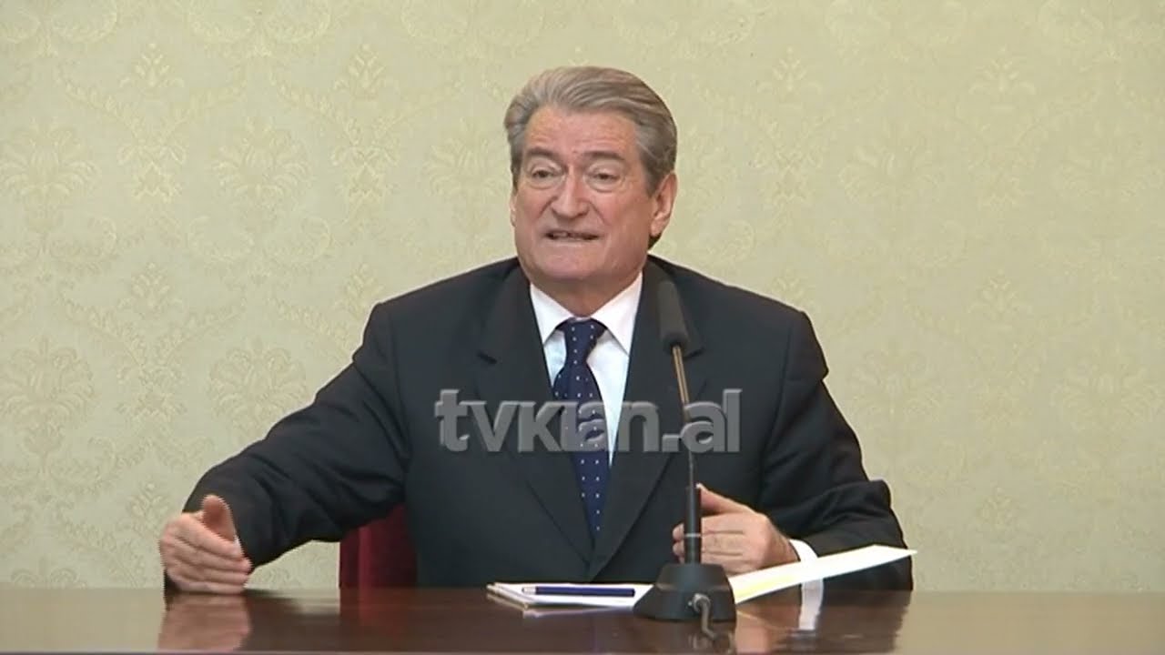 Berisha në mbledhje grupi, kërkon angazhim për promovimin e turizmit shqiptar - (2 Prill 2012)