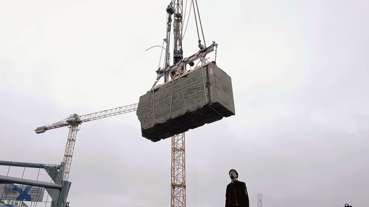 How to move a rammed earth building block. By Anna Heringer and Lehm Ton Erde.